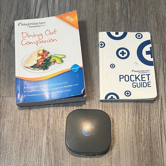 Weight Watchers PointsPlus Dining Set with Pocket Guide and Points Plus Calcu - Picture 1 of 9